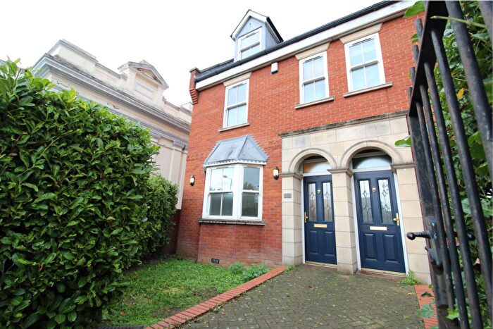 4 Bedroom End Of Terrace House To Rent In Spa Road, Hockley, SS5