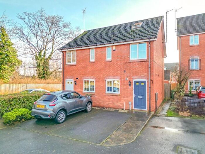 2 Bedroom Semi-Detached House For Sale In Merevale Road, Atherstone, CV9