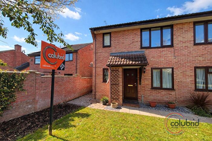 1 Bedroom Maisonette For Sale In Jenner Mead, Chelmer Village, Chelmsford, CM2