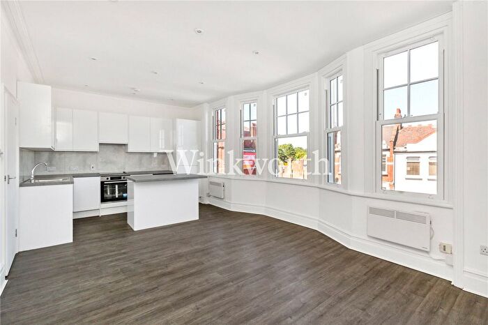 1 Bedroom Flat To Rent In Aldermans Hill, London, N13