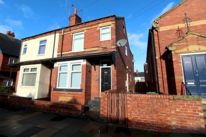1 Bedroom Flat To Rent In Smawthorne Lane, Castleford, WF10