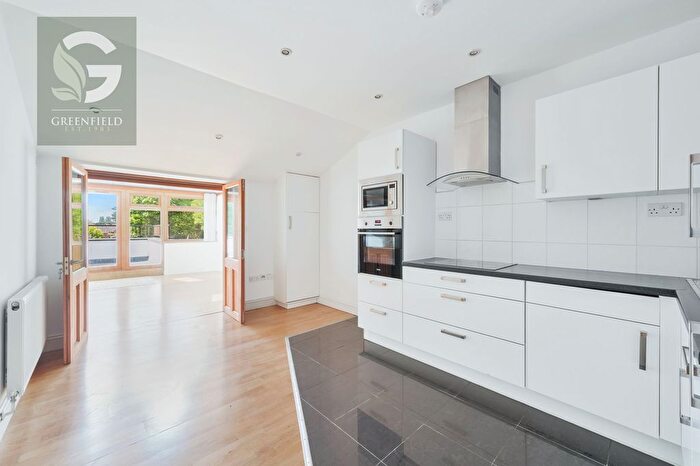 1 Bedroom Flat To Rent In High Street, Ewell, KT17