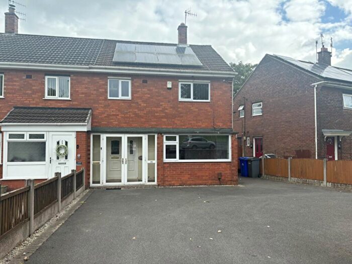 3 Bedroom Semi-Detached House To Rent In Biddulph Road, ST6