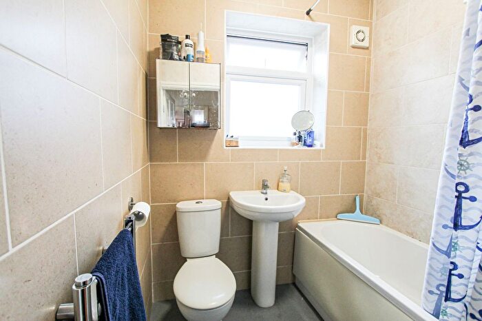 4 Bedroom Terraced House To Rent In Towers Road, Southall, UB1