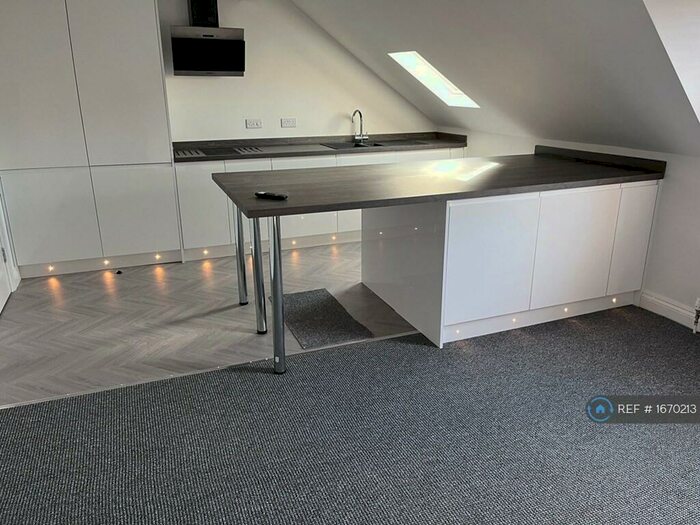 2 Bedroom Flat To Rent In Llewelyn Road, Colwyn Bay, LL29