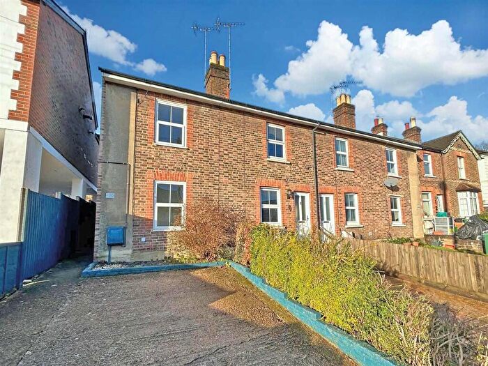 2 Bedroom End Of Terrace House For Sale In Garlands Road, Redhill, RH1