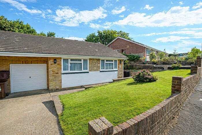 3 Bedroom Semi-Detached Bungalow For Sale In Park Avenue, Hastings, TN34