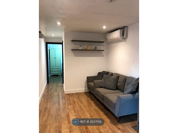 1 Bedroom Flat To Rent In Guildford, Guildford, GU2