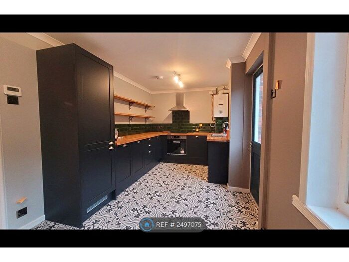 3 Bedroom Semi-Detached House To Rent In Bevan Close, Southampton, SO19