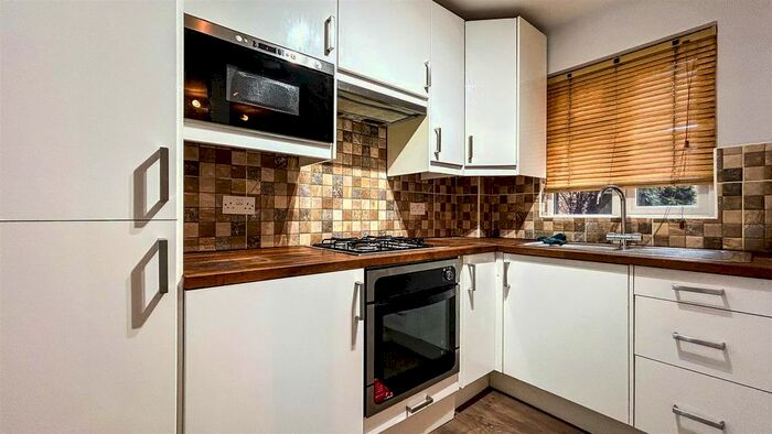 1 Bedroom Property To Rent In Helmsdale Close, Yeading, Hayes, UB4