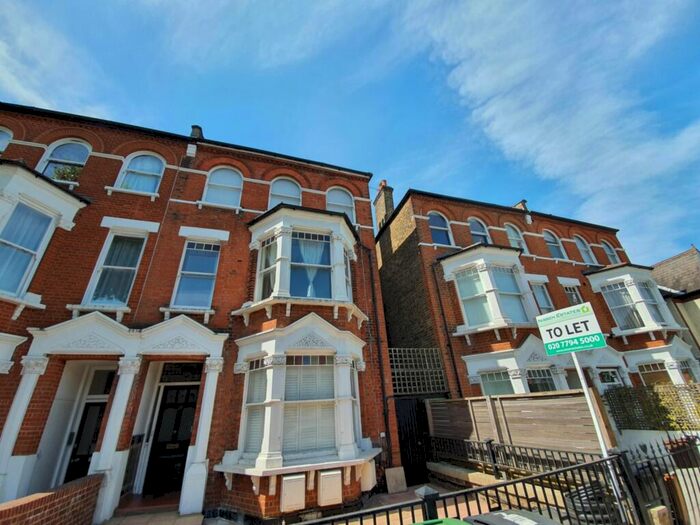 2 Bedroom Flat To Rent In Westbere Road, West Hampstead, NW2