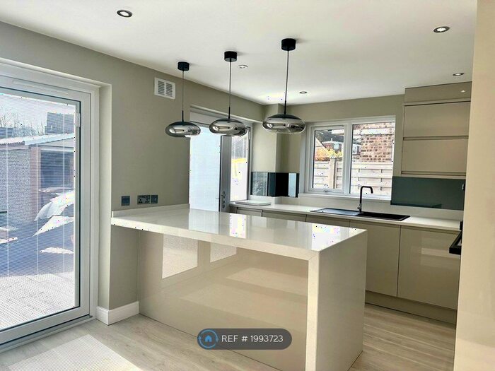 3 Bedroom Semi-Detached House To Rent In Apollo Drive, Nottingham, NG6