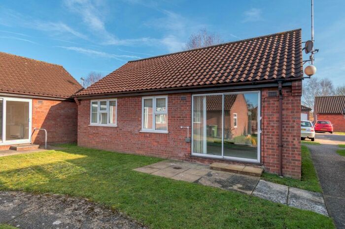 2 Bedroom Detached Bungalow For Sale In Fayregreen, Fakenham, NR21