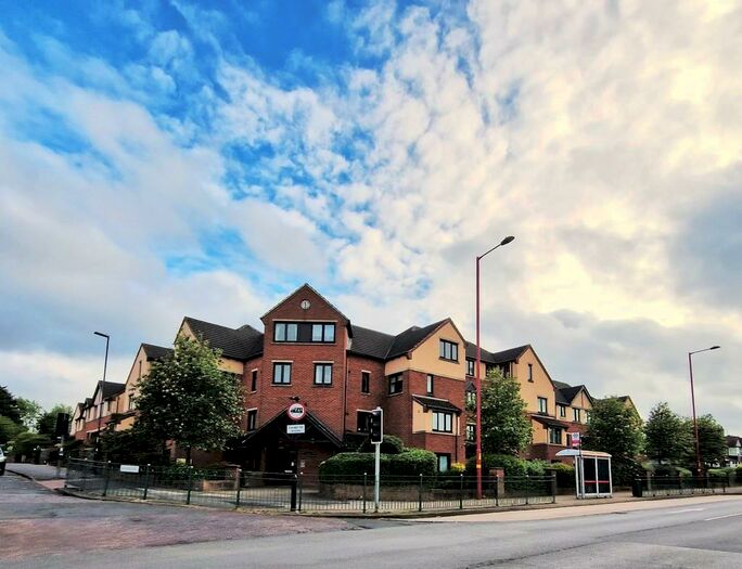1 Bedroom Flat To Rent In Beeches Court, Ashill Road, B45