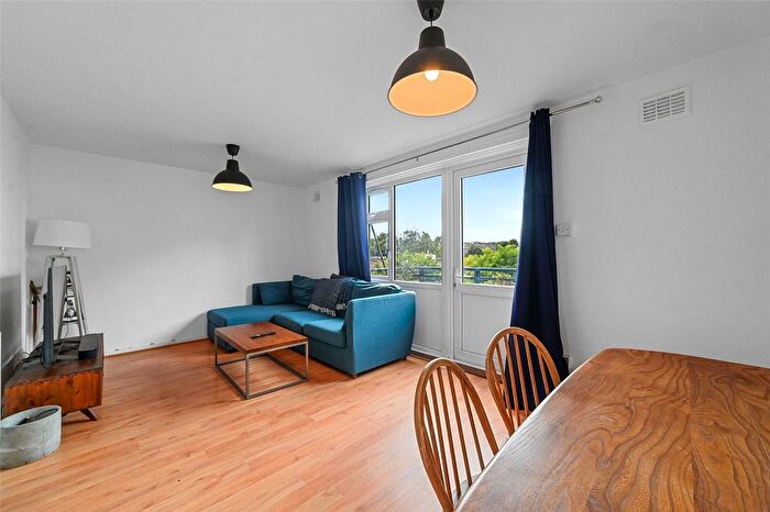 3 Bedroom Flat For Sale In Heanor Court, Pedro Street, London, E5