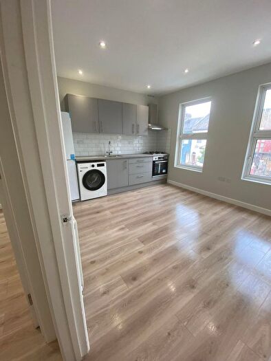 2 Bedroom Flat To Rent In Pevensey Rd, London, E7