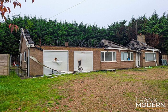 3 Bedroom Detached Bungalow For Sale In Wardentree Lane, Pinchbeck, PE11