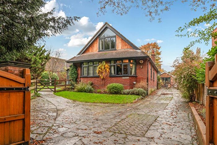 4 Bedroom Detached Bungalow For Sale In Church Lane, Bursledon, SO31