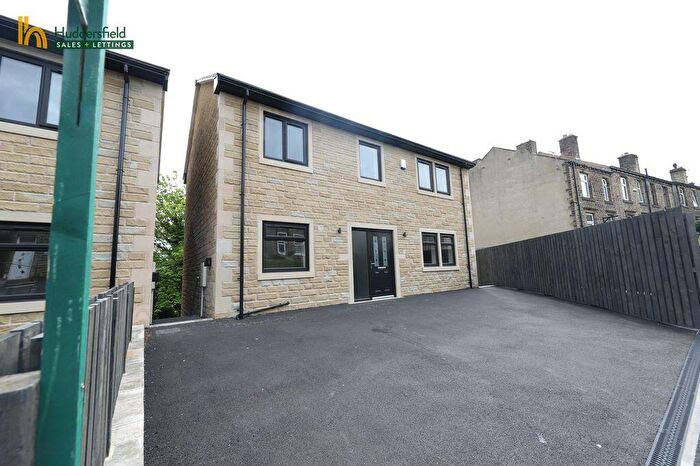 3 Bedroom Detached House For Sale In Longwood Road, Huddersfield, HD3