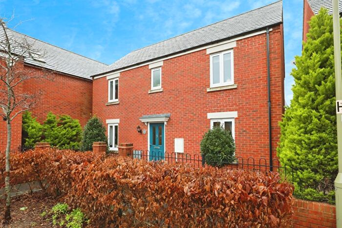 4 Bedroom Detached House For Sale In Kempton Close, Bicester, OX26