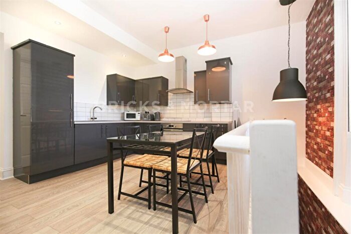 3 Bedroom Apartment To Rent In (£pppw) St James Terrace, City Centre, NE1