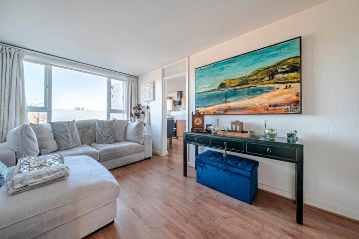 1 Bedroom Flat To Rent In Windsor, Berkshire, SL4