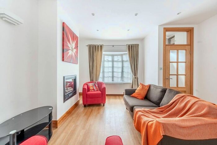 2 Bedroom Property To Rent In Childs Street, South Kensington, London, SW5