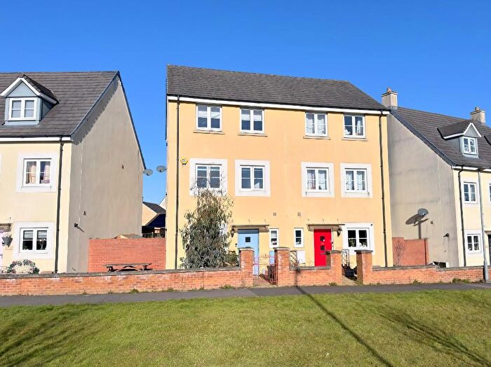 4 Bedroom Semi-Detached House For Sale In Pipistelle Crescent, Trowbridge, Wiltshire, BA14
