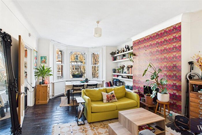 2 Bedroom Apartment For Sale In Deronda Road, London, SE24