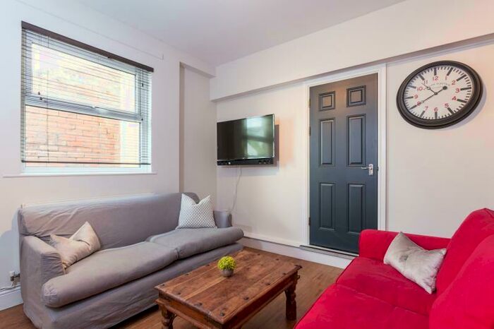 7 Bedroom Terraced House To Rent In Llanishen Street, Cardiff, CF14