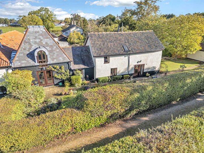3 Bedroom Barn Conversion For Sale In Station Road, Bacton, Stowmarket, IP14