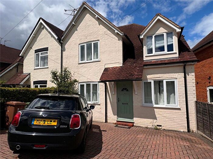 6 Bedroom Detached House To Rent In Raymond Crescent, Guildford, Surrey, GU2