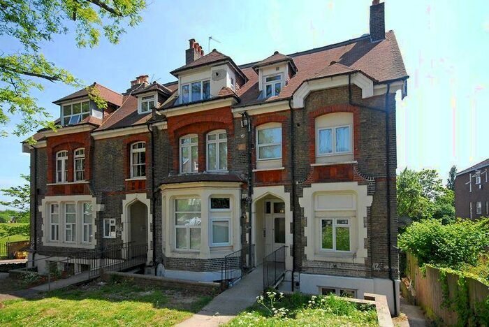 3 Bedroom Apartment To Rent In Mount View Road, N4