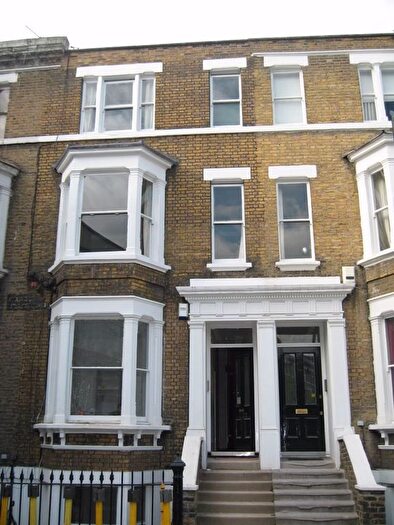 2 Bedroom Flat To Rent In Offley Road, Oval, SW9