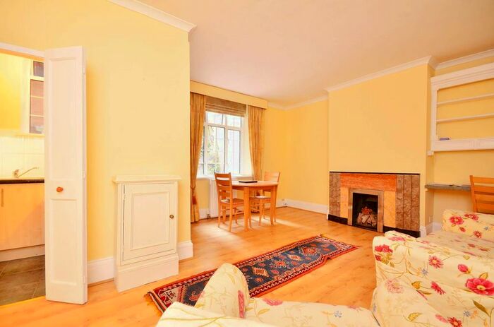 Studio To Rent In Chelsea Manor Street, Chelsea, London, SW3