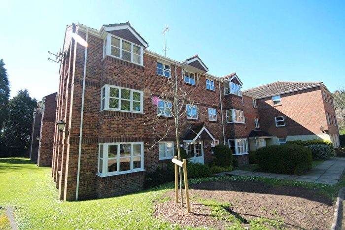 1 Bedroom Flat To Rent In Greenacres, North Parade, Horsham, RH12