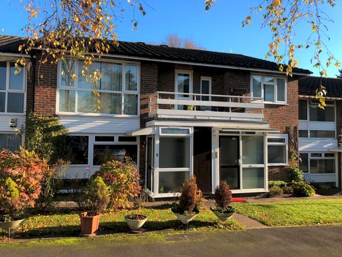 3 Bedroom Flat To Rent In White House Drive, Stanmore, Middlesex HA7