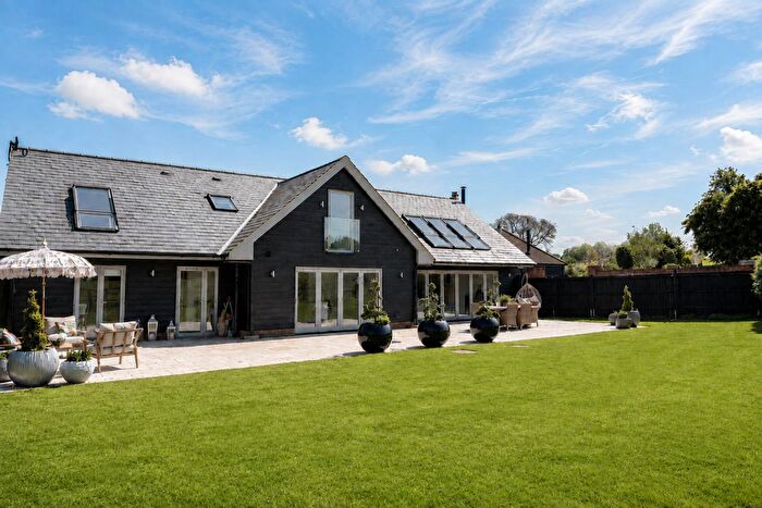5 Bedroom Detached House For Sale In Station Road, Tring, HP23