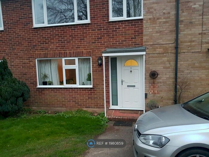 2 Bedroom Flat To Rent In Avon Road, Farnham, GU9