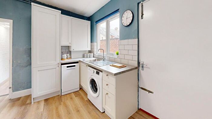 6 Bedroom House To Rent In Cardigan Terrace, NE6