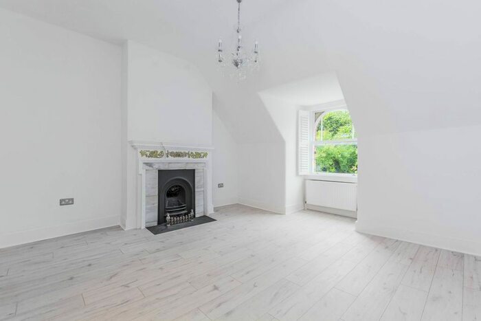 4 Bedroom Flat To Rent In Park Avenue, Alexandra Park, London, N22