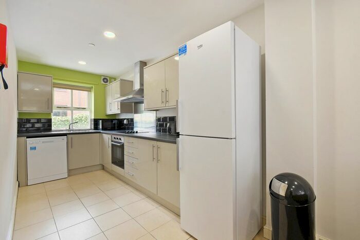 6 Bedroom Flat To Rent In Upper Hanover, Sheffield, S3