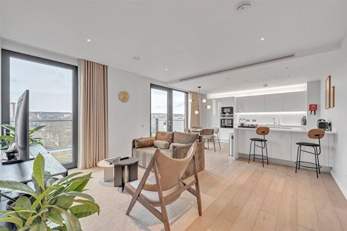 2 Bedroom Flat To Rent In Water Lane, London, NW1