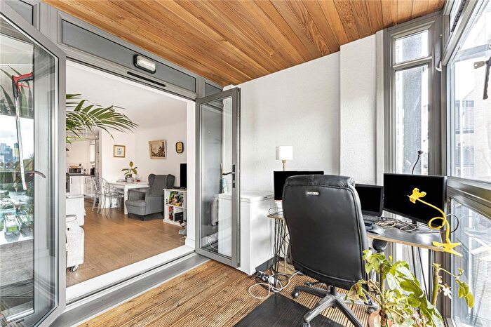 1 Bedroom Flat For Sale In Downham Road, Hackney, London, N1