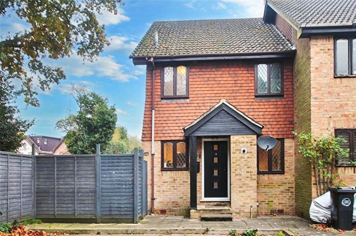 1 Bedroom End Of Terrace House To Rent In Woking, Surrey, GU24