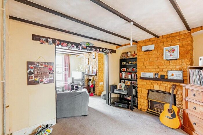 2 Bedroom Semi-Detached House For Sale In Finedon Road, Irthlingborough, Wellingborough, NN9