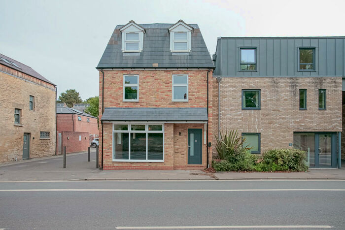 2 Bedroom Apartment To Rent In Woodstock Road, Oxford, OX2