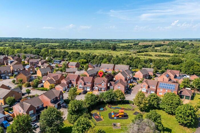 4 Bedroom Detached House For Sale In Chapmans Drive, Old Stratford, MK19