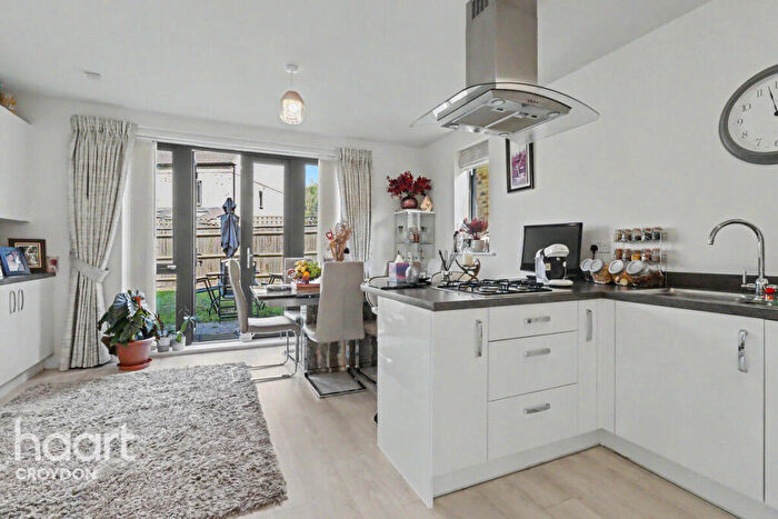 3 Bedroom Detached House For Sale In Charles Howell Drive, Coulsdon, CR5
