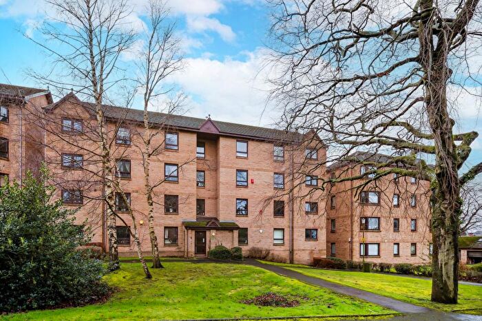 3 Bedroom Apartment For Sale In Craigend Park, Liberton, Edinburgh, EH16